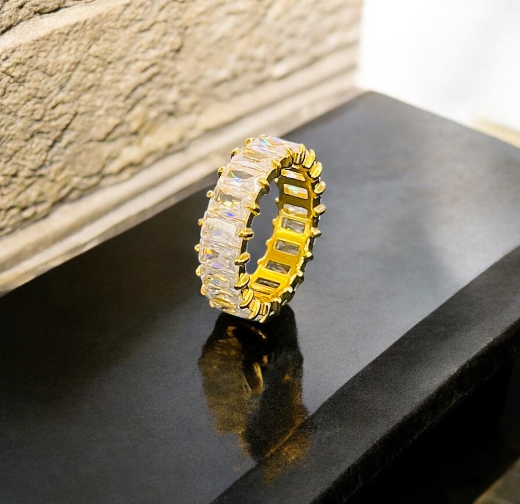 Anello Crystals