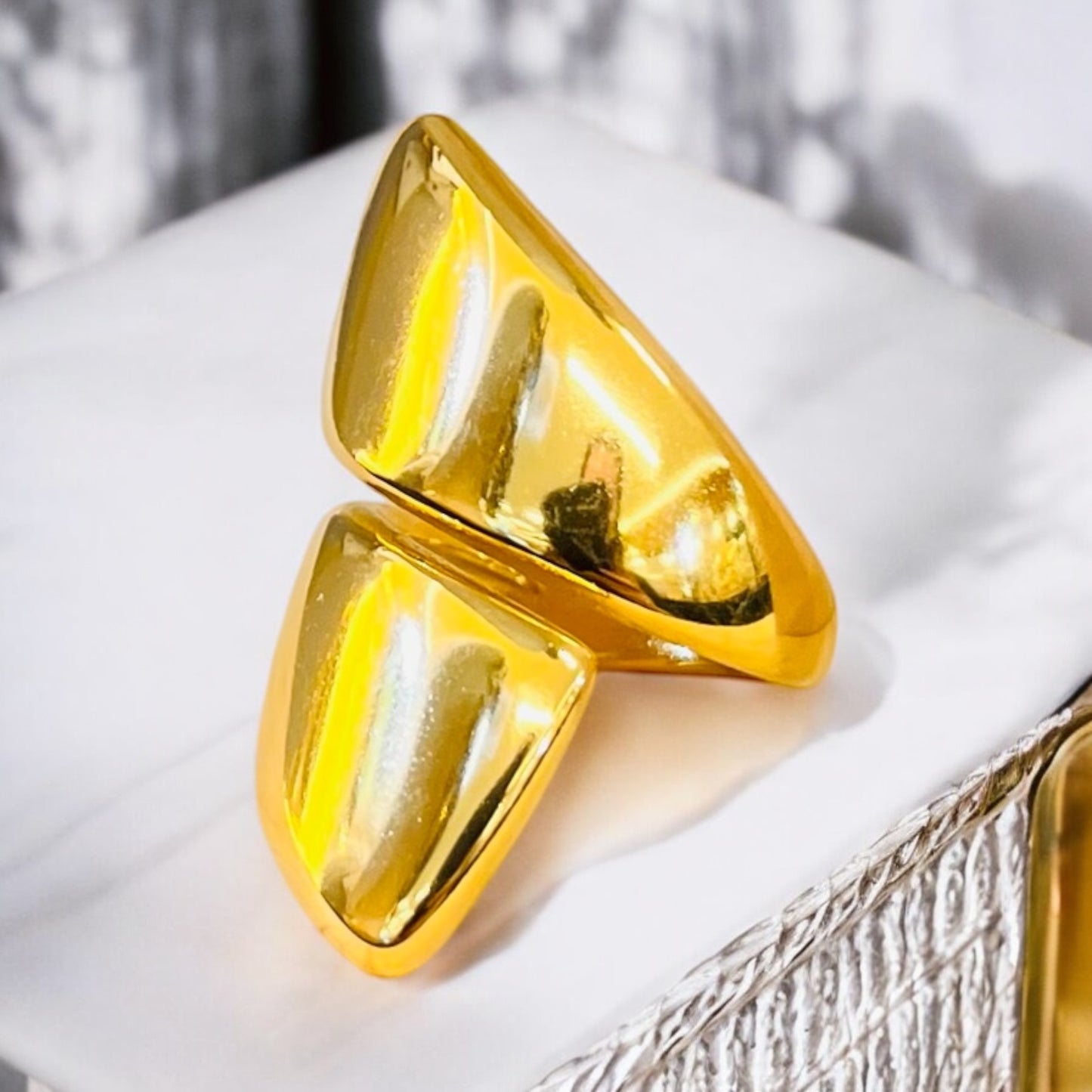 Anello Hugs