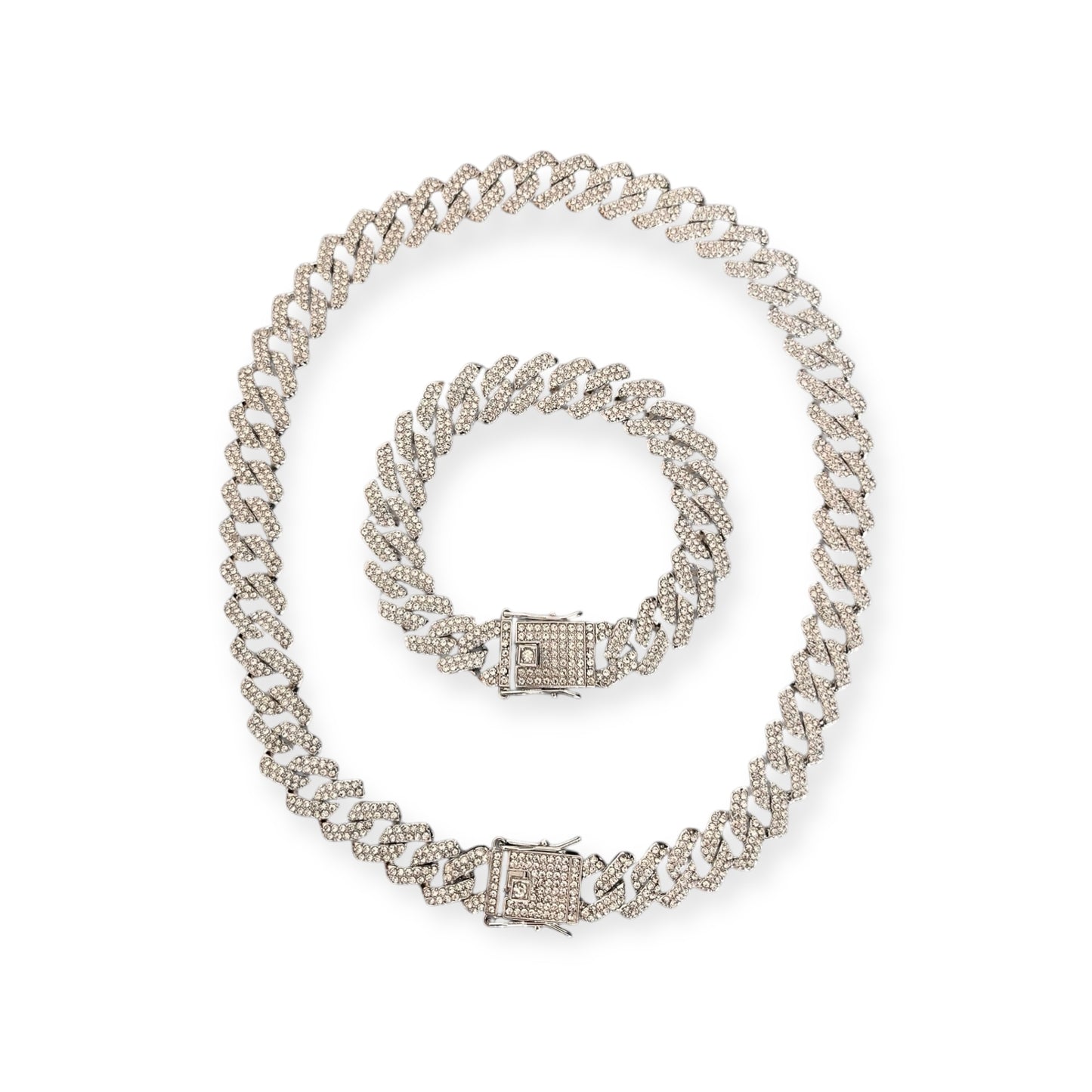 Set Chain Elegance