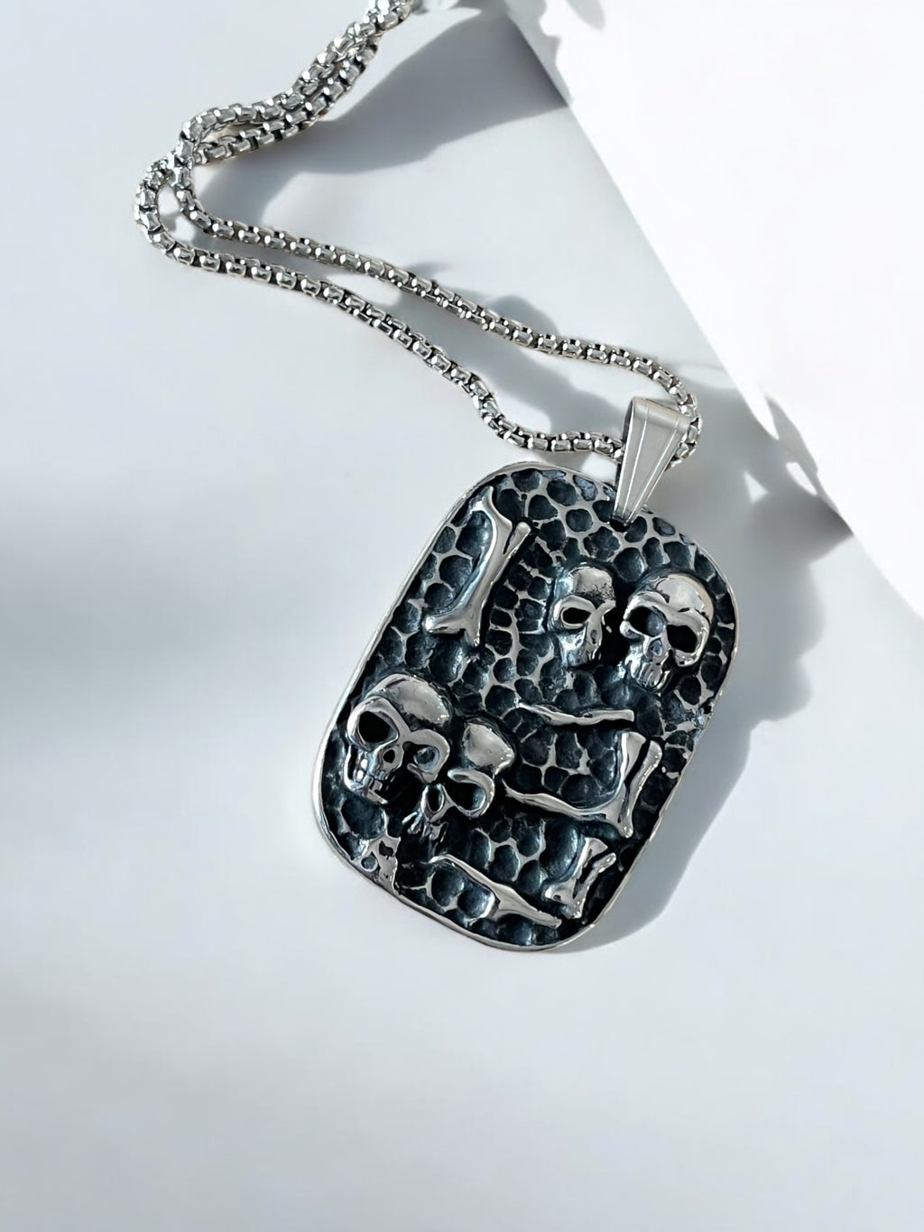 Collana Skulls